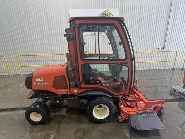 Image of Kubota F3990 equipment image 4