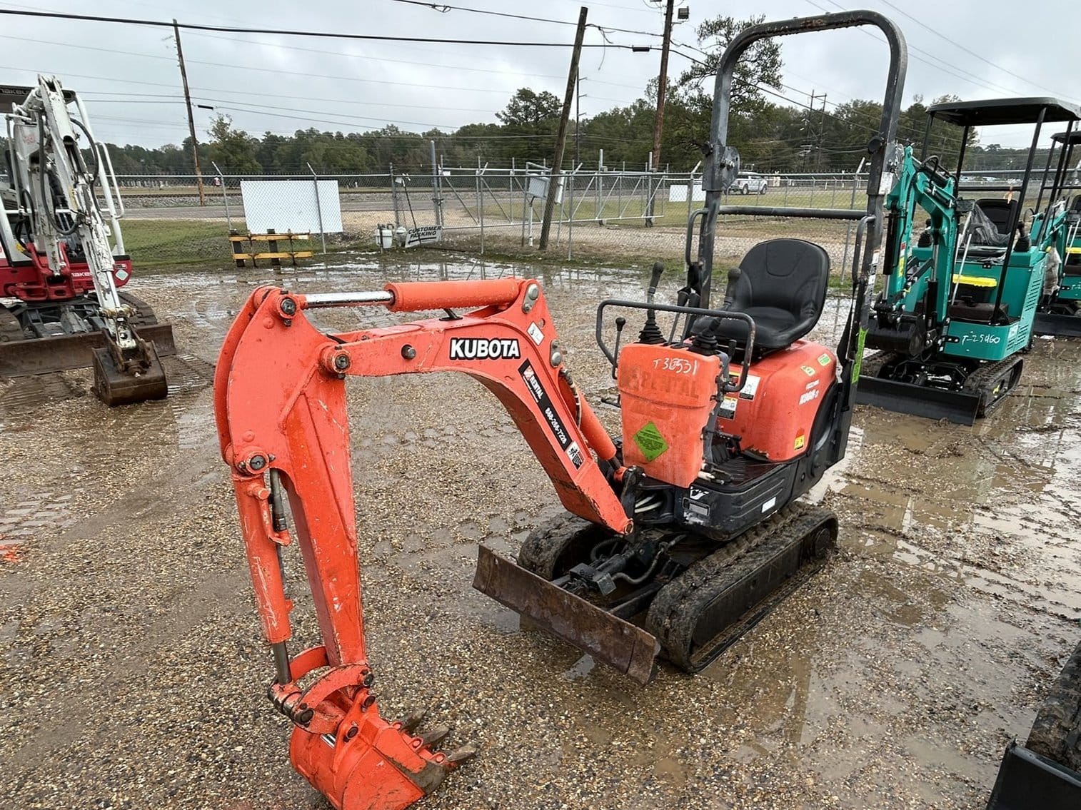 2017 Kubota K008-3 Equipment Image0