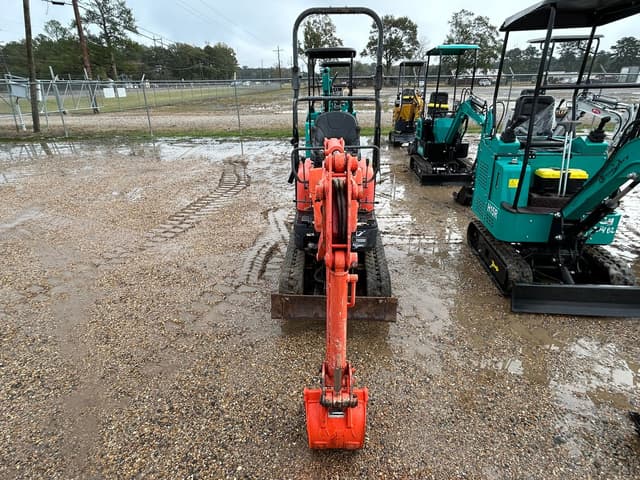 Image of Kubota K008-3 equipment image 4