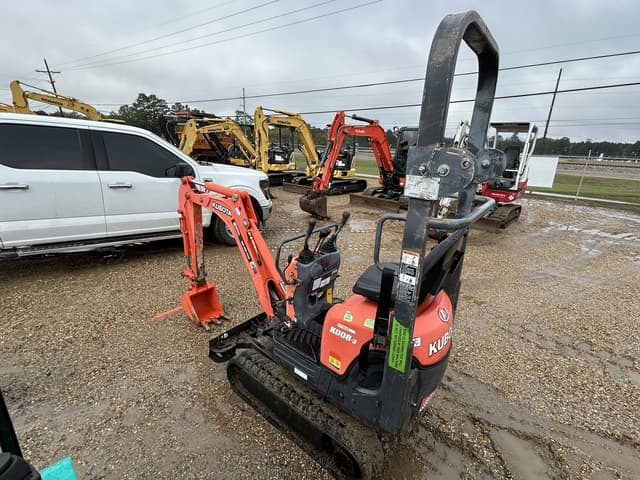 Image of Kubota K008-3 equipment image 2