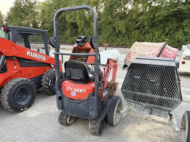 Image of Kubota K008-3 equipment image 2