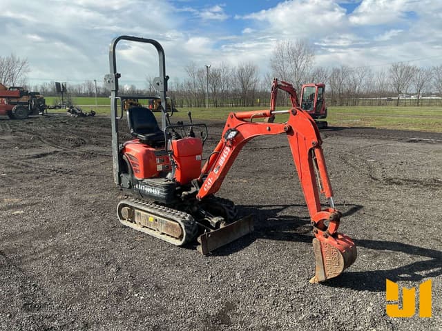 Image of Kubota K008-3 equipment image 2