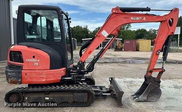 Image of Kubota KX033-4 equipment image 3