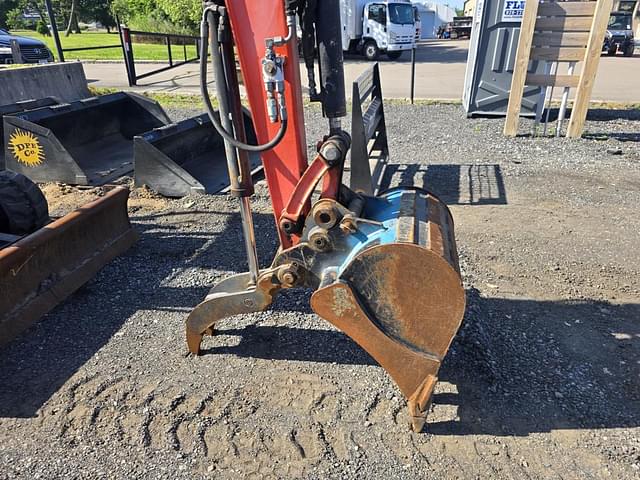 Image of Kubota KX033-4 equipment image 3