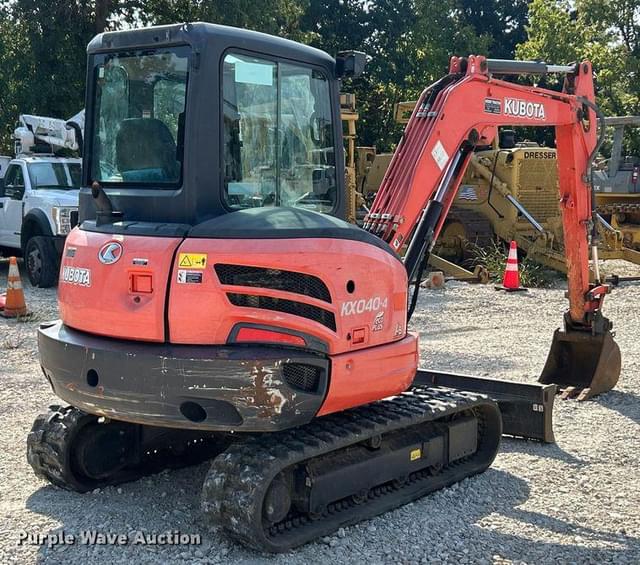 Image of Kubota KX040-4 equipment image 4