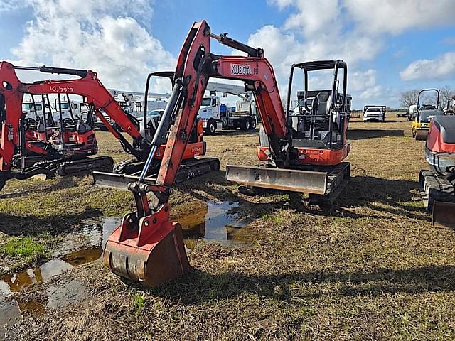 Image of Kubota KX040-4 equipment image 1