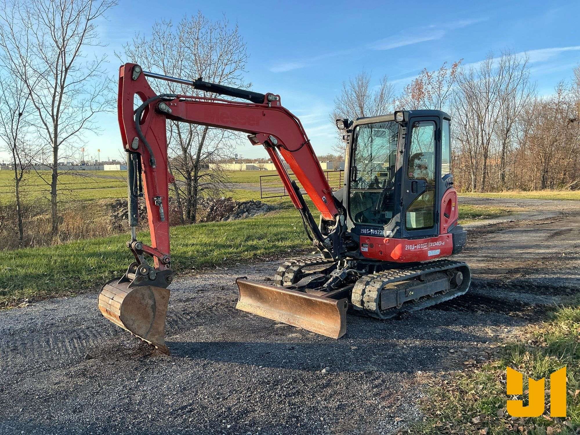 2017 Kubota KX040-4R3A Equipment Image0