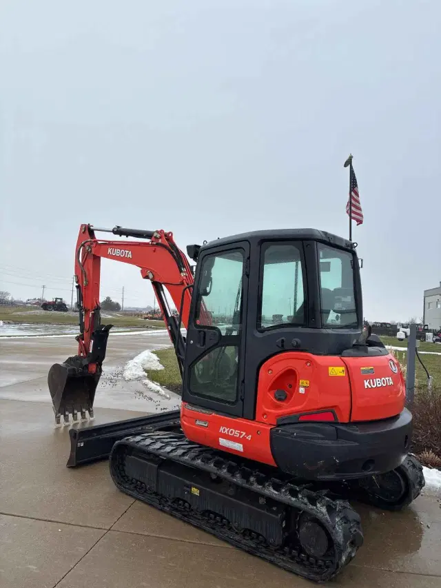 Image of Kubota KX057-4R3A equipment image 2