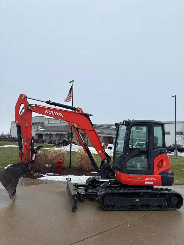 Image of Kubota KX057-4R3A equipment image 1