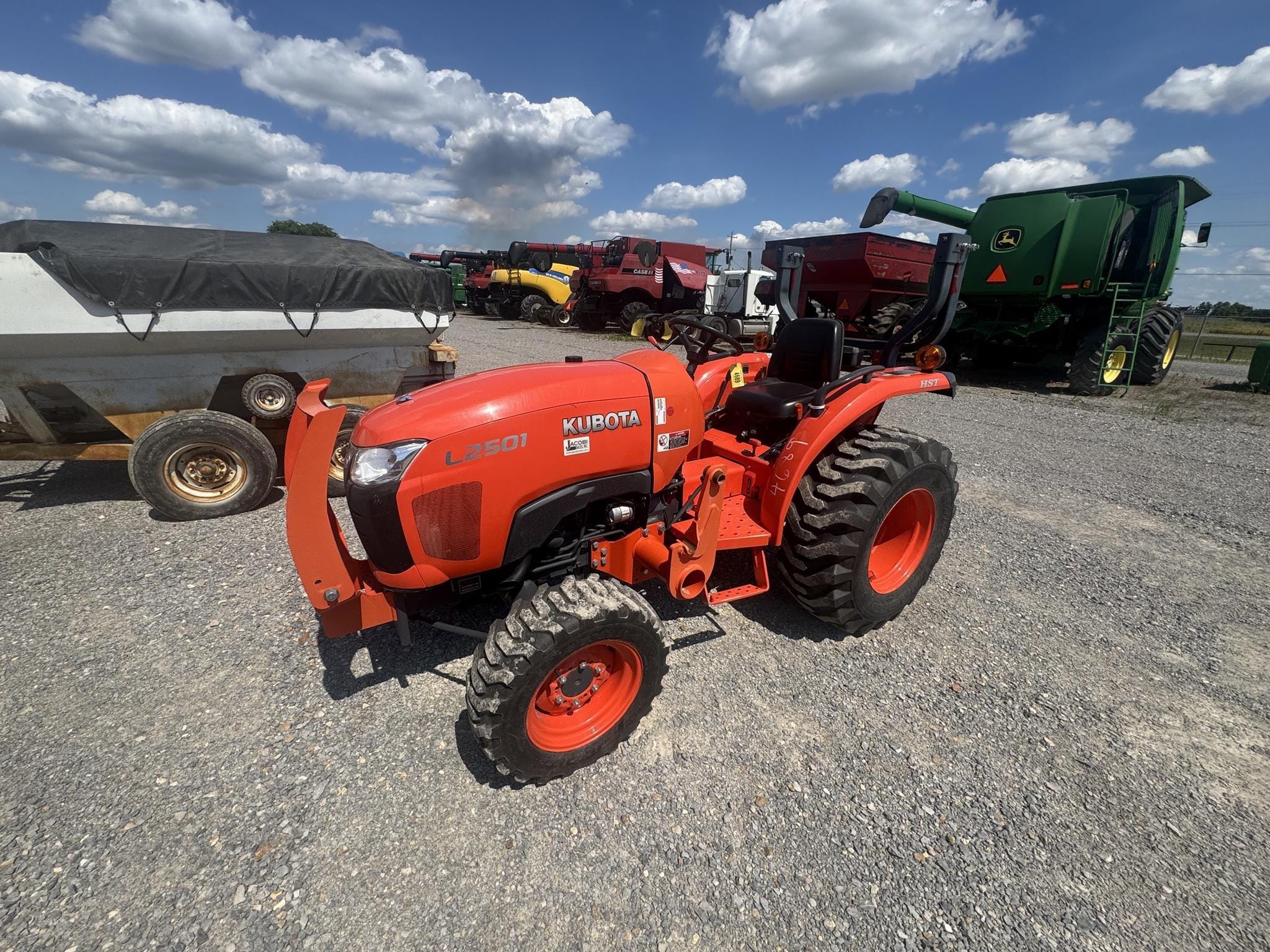 2017 Kubota L2501 Equipment Image0