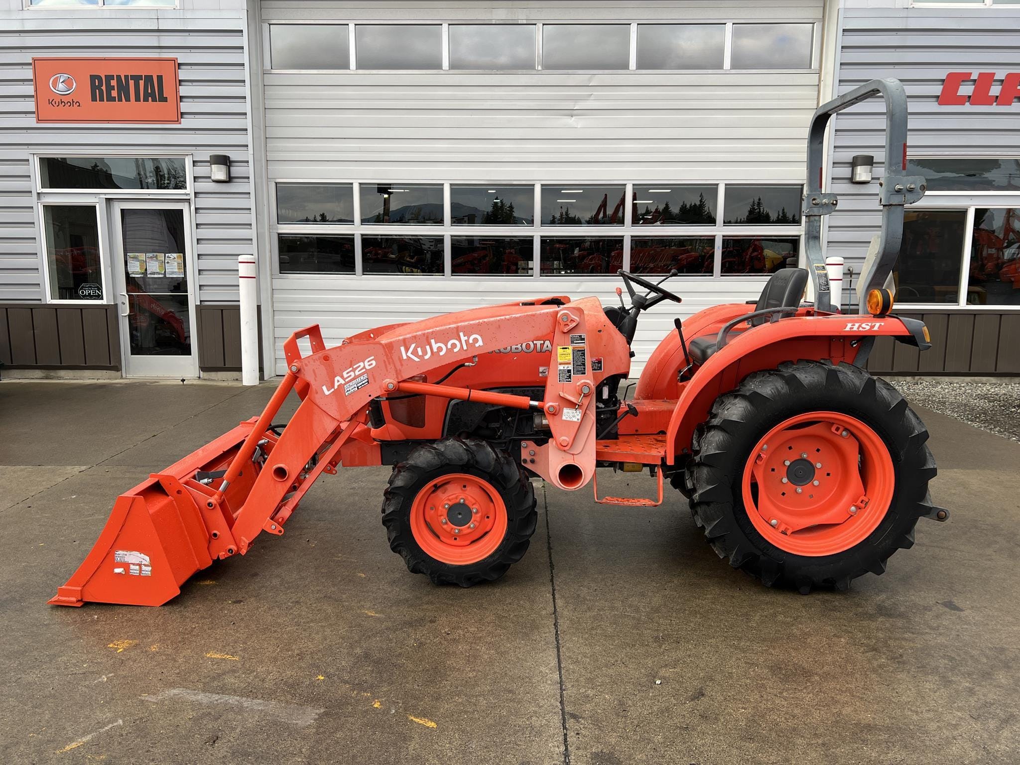 2017 Kubota L2501HST Equipment Image0