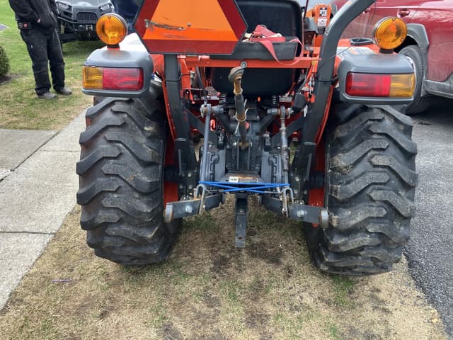 Image of Kubota L2501HST equipment image 3