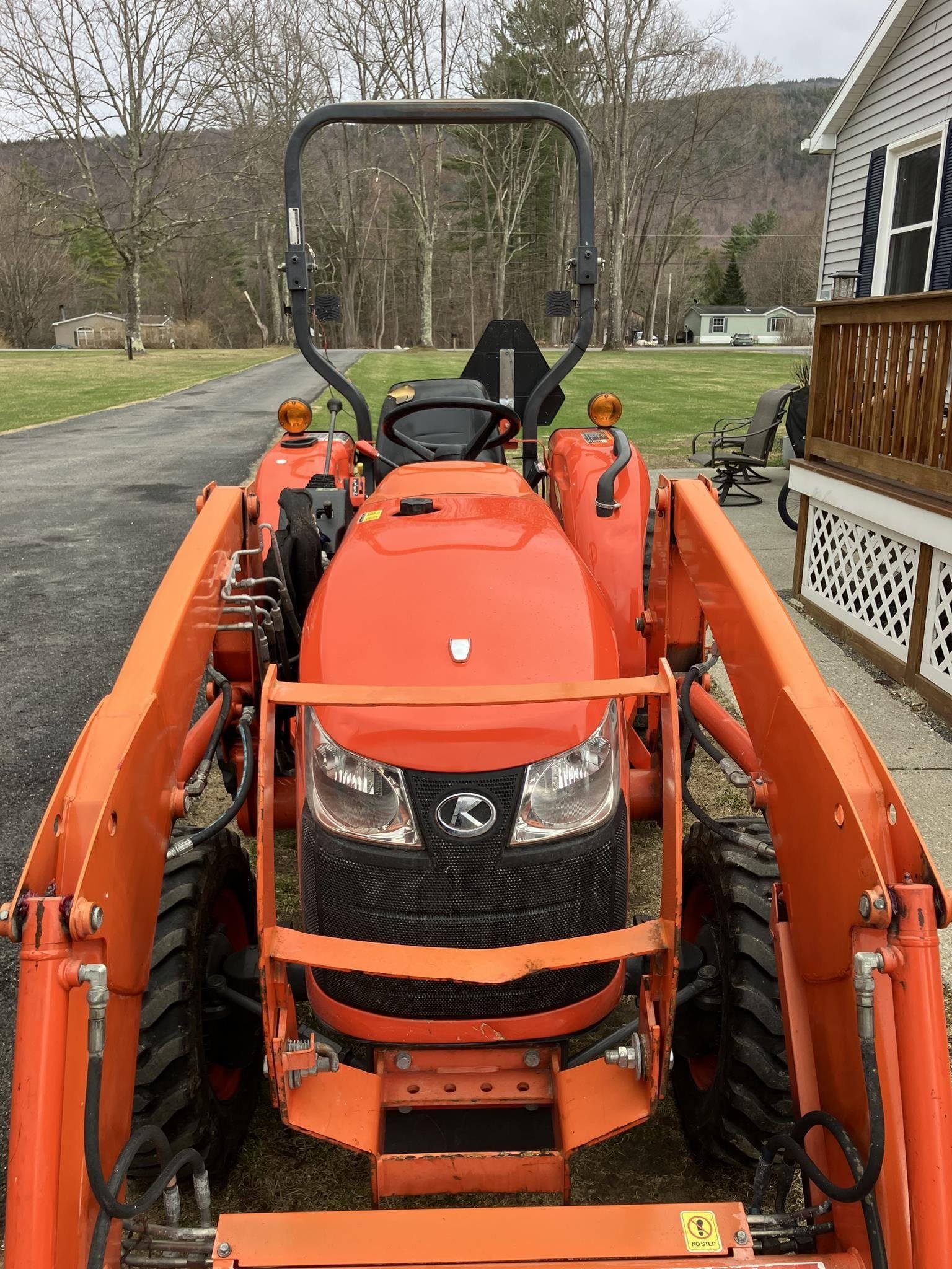 2017 Kubota L2501HST Equipment Image0