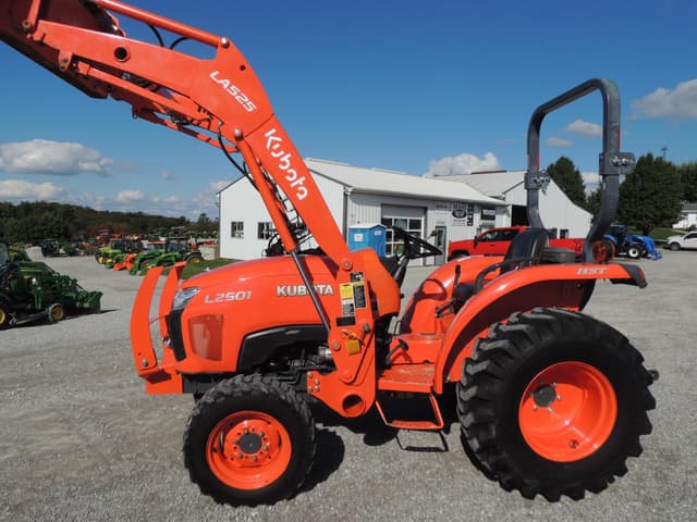 Image of Kubota L2501HST equipment image 2