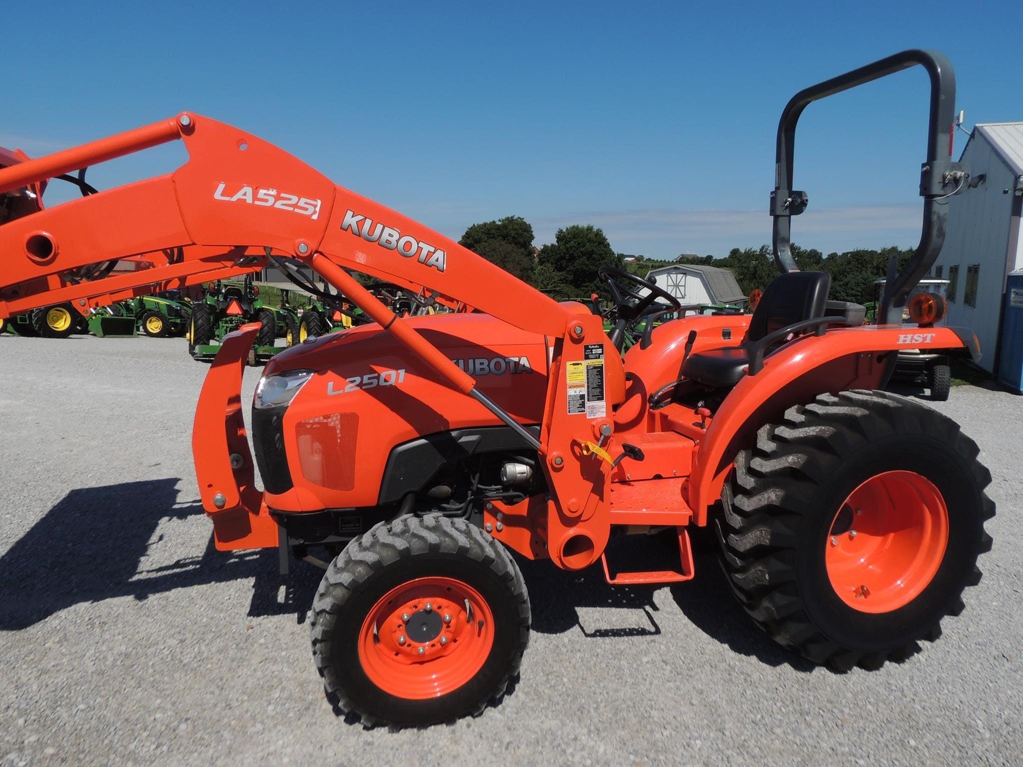 2017 Kubota L2501HST Equipment Image0