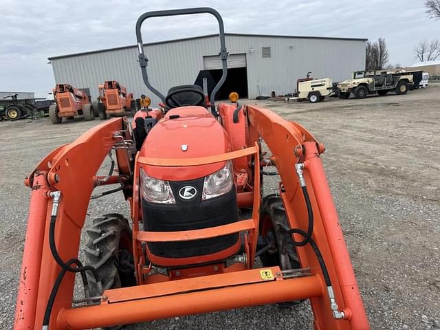 Image of Kubota L2501D equipment image 4