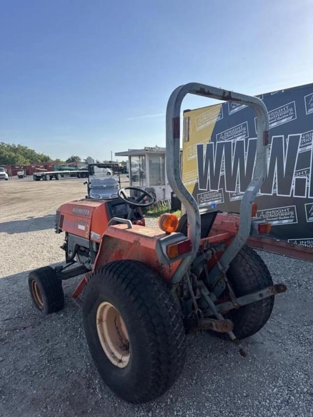 Image of Kubota L2800 equipment image 1