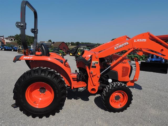 Image of Kubota L3301 equipment image 3