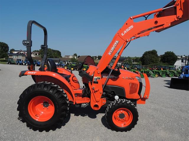 Image of Kubota L3301 equipment image 4