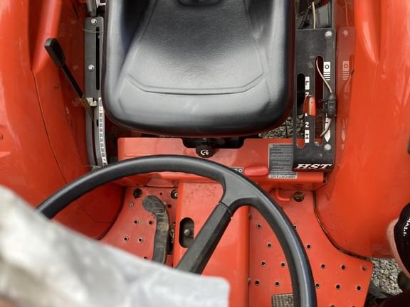 Image of Kubota L3301 equipment image 4