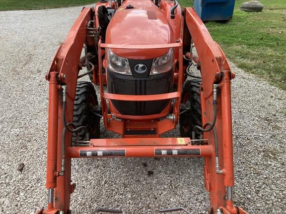 Image of Kubota L3301 equipment image 3