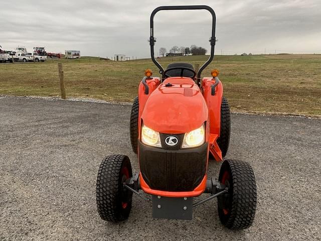 Image of Kubota L3301HST equipment image 3