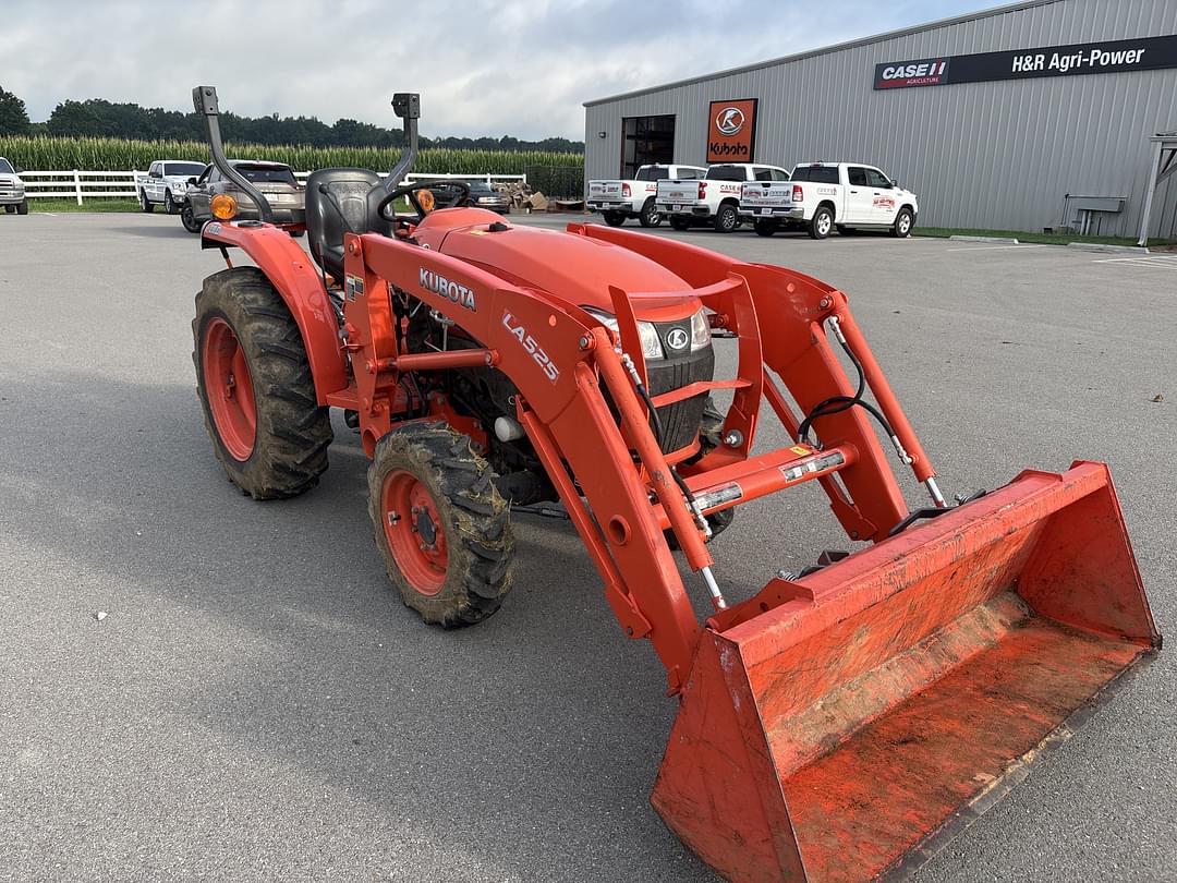 Image of Kubota L3901 Primary image