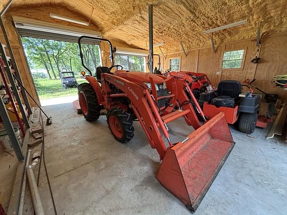 Image of Kubota L3901 equipment image 4