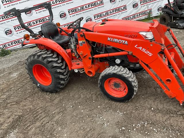 Image of Kubota L3901 equipment image 3