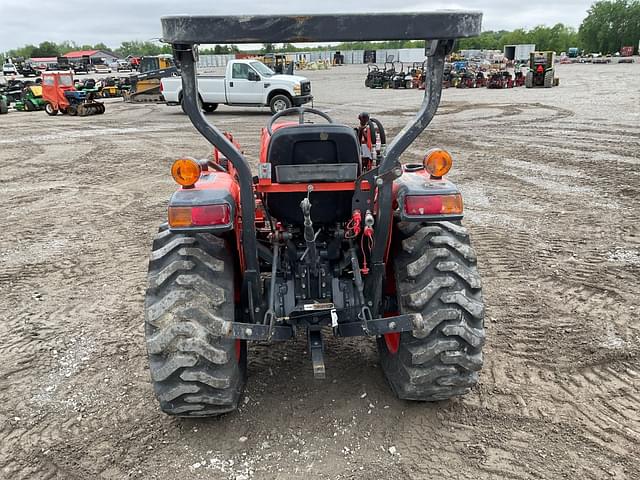 Image of Kubota L3901 equipment image 4