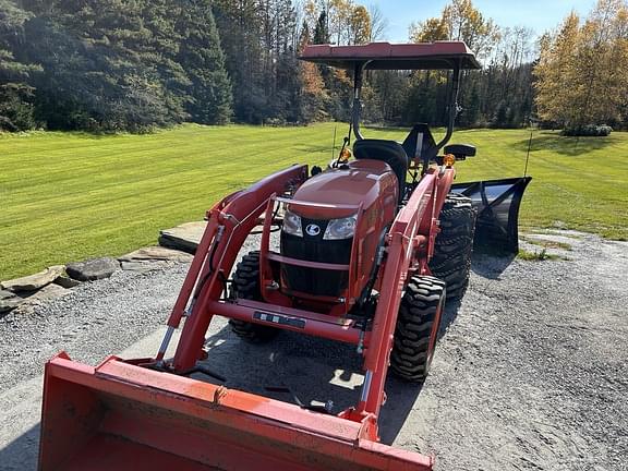 Image of Kubota L3901 equipment image 3