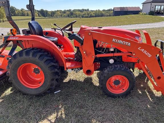 Image of Kubota L3901 equipment image 3