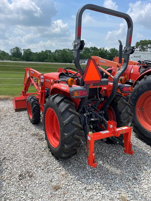 Image of Kubota L3901HST equipment image 3