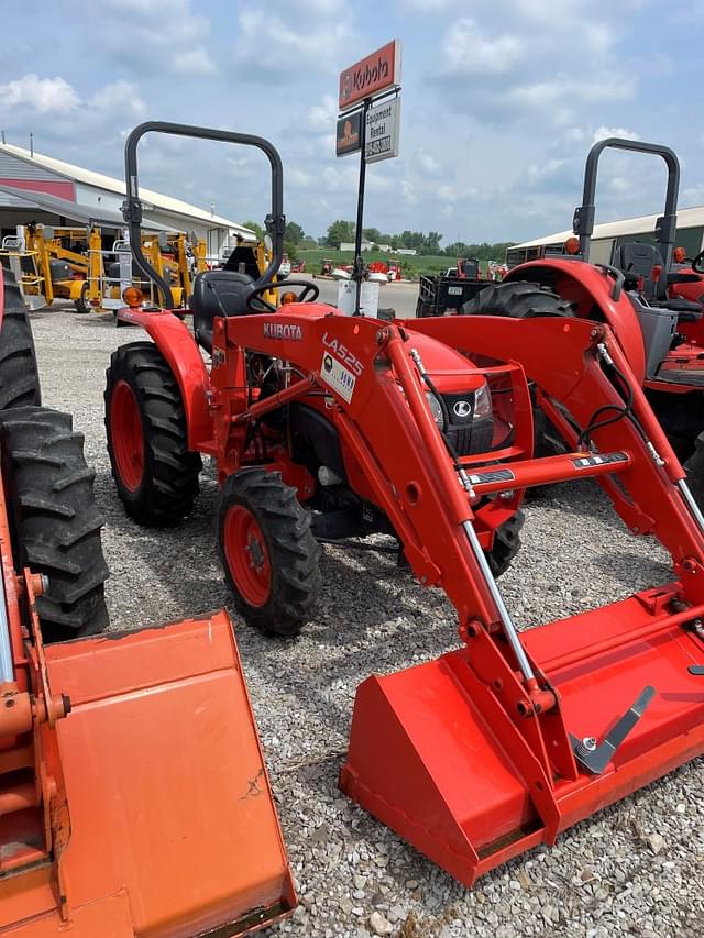 Image of Kubota L3901HST equipment image 1