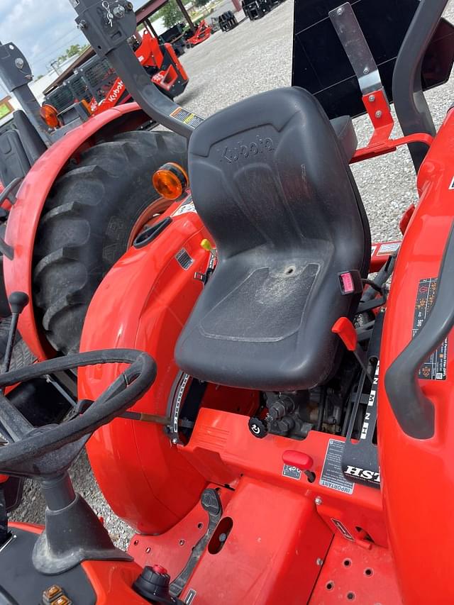 Image of Kubota L3901HST equipment image 4