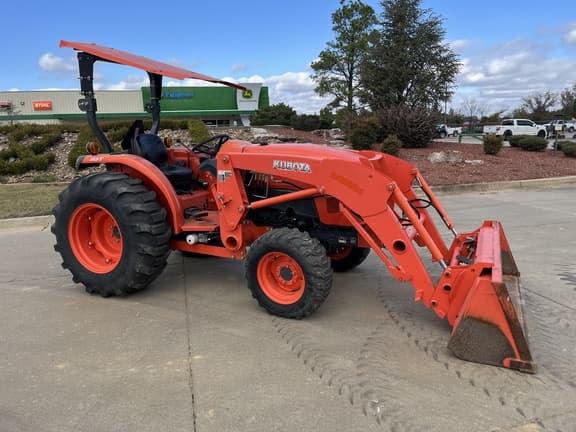 Image of Kubota L4701 equipment image 3