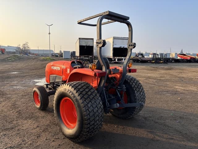 Image of Kubota L4701D equipment image 3