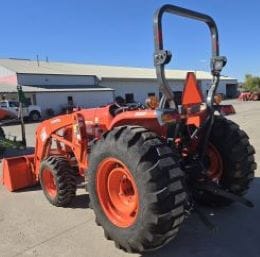 2017 Kubota L4701HST Equipment Image0