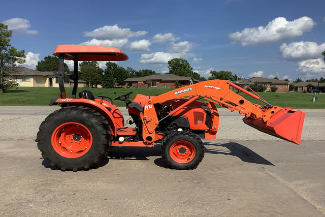 Image of Kubota L4701HST equipment image 2