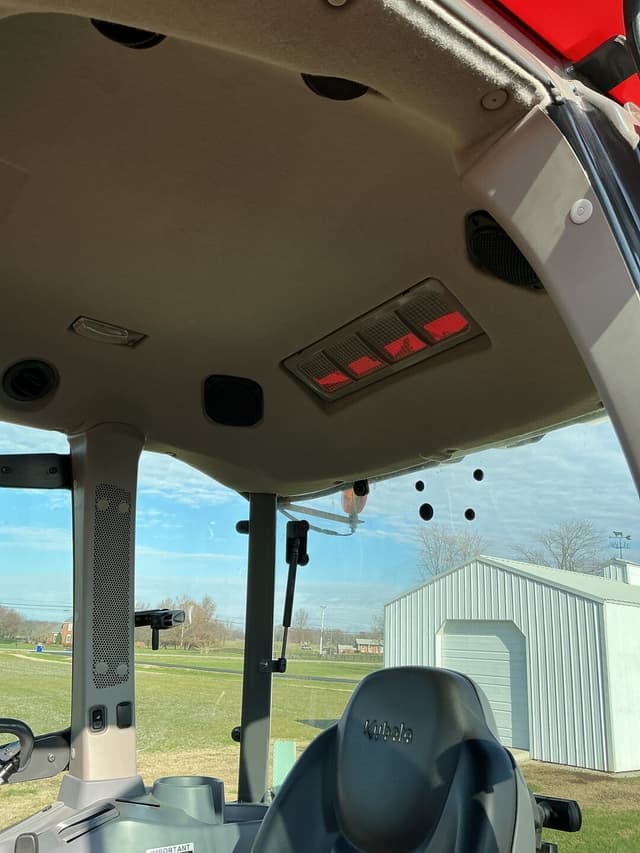 Image of Kubota L4760 equipment image 4