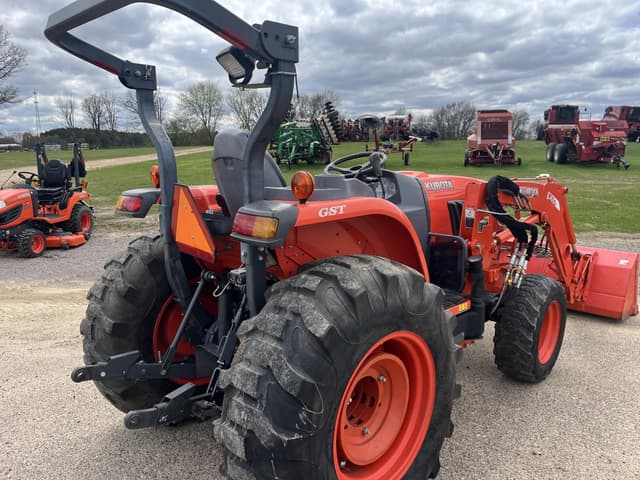 Image of Kubota L4760 equipment image 3