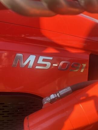 Image of Kubota M5-091 equipment image 4