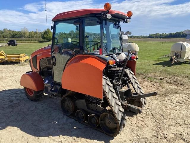 Image of Kubota M5-091 equipment image 4