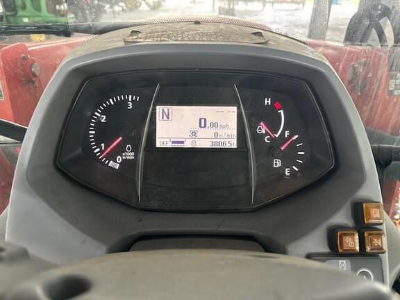 Image of Kubota M5-111 equipment image 4