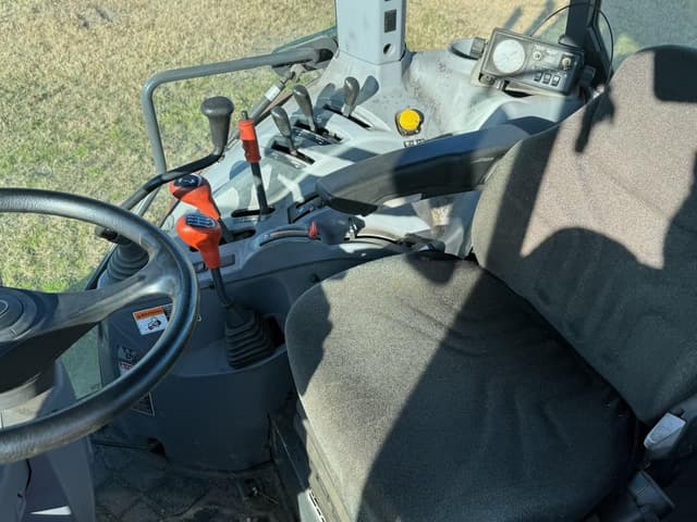 Image of Kubota M5-111D equipment image 4