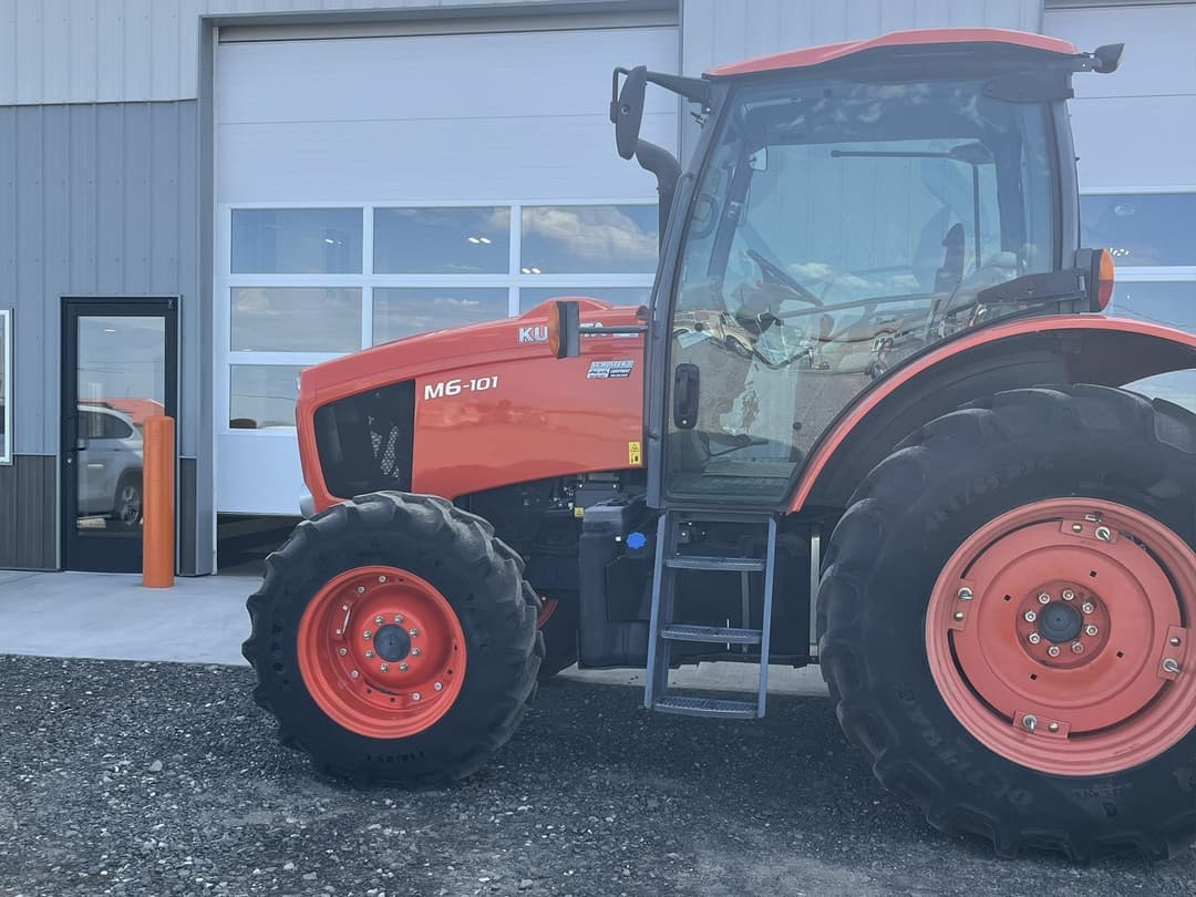 Image of Kubota M6-101 Primary Image