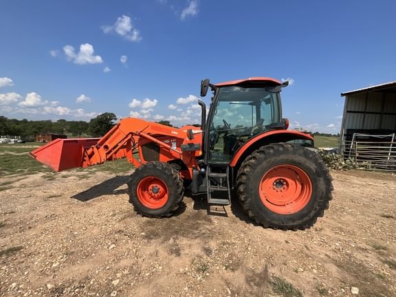 2017 Kubota M6-111 Equipment Image0