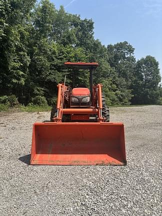 Image of Kubota M6060 equipment image 2