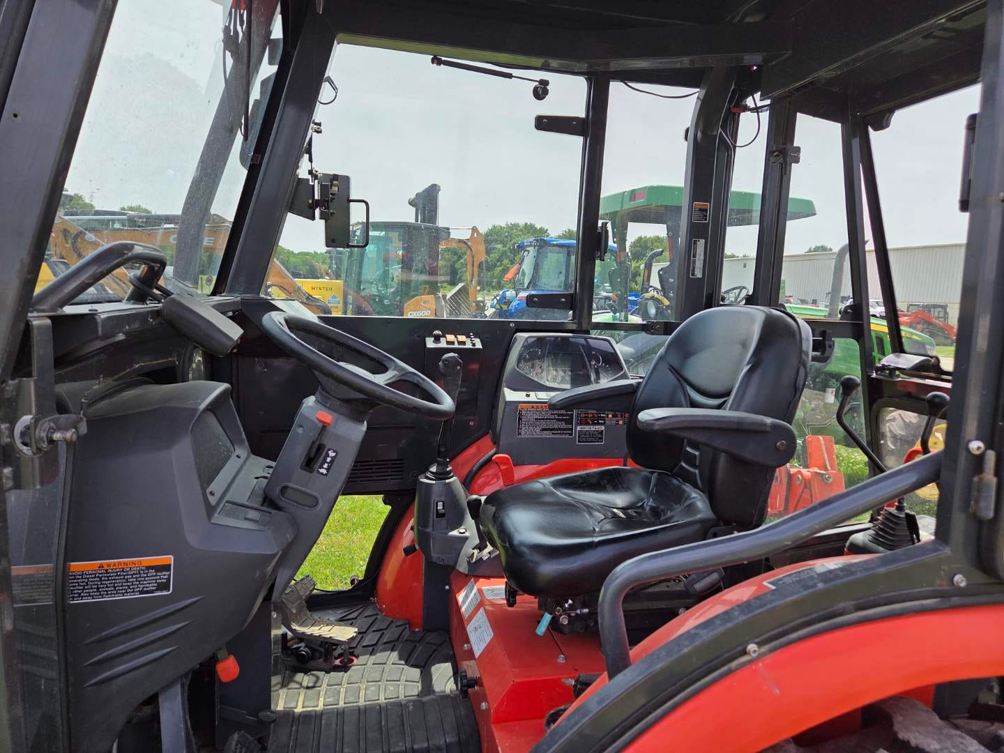2017 Kubota M62 Equipment Image0