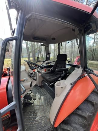 Image of Kubota M7060 equipment image 1